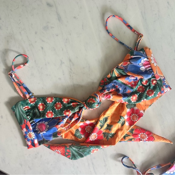 Agua Bendita Reversible Glenda and Lucille bikini Tile print - Picture 4 of 9